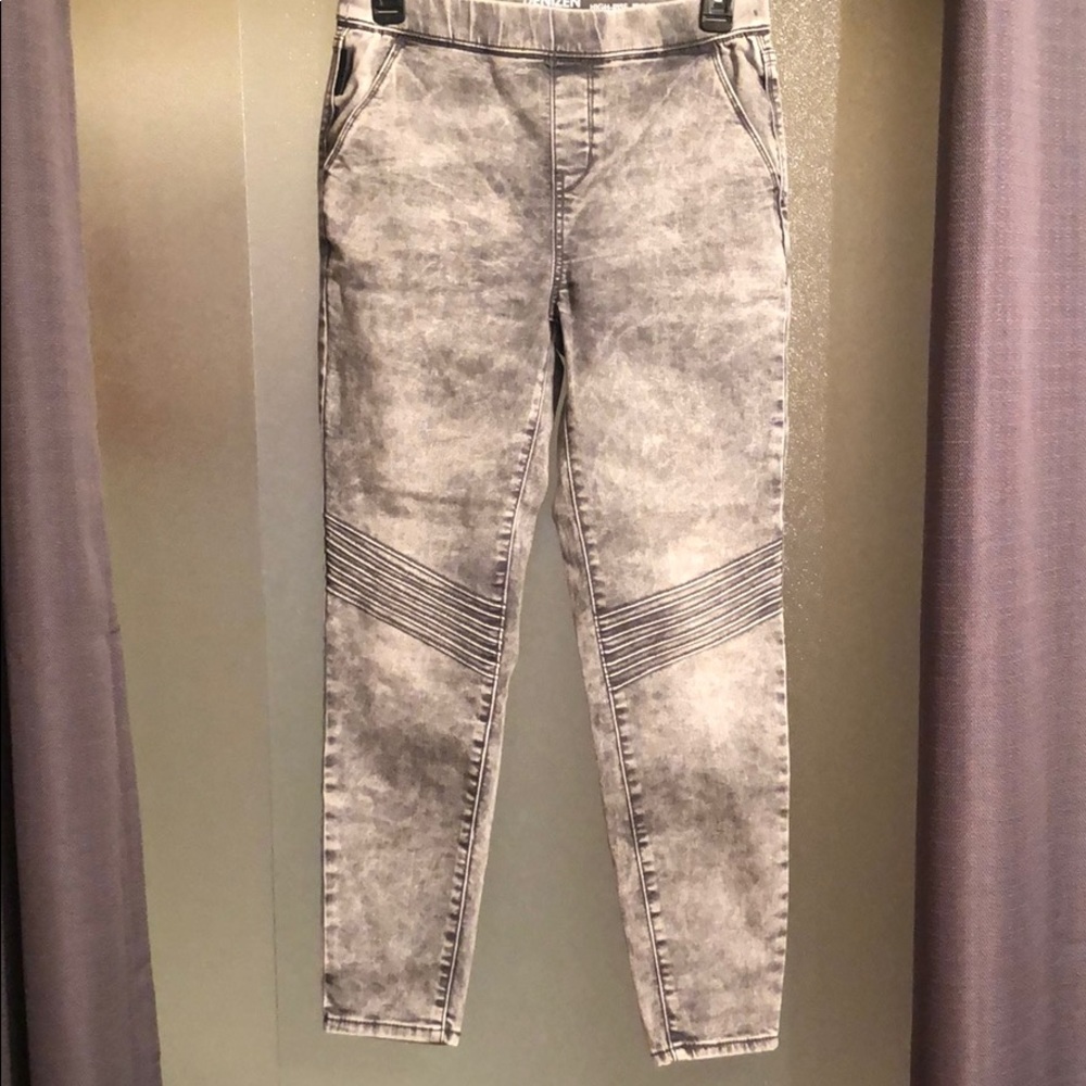 Denizen by Levi’s high-rise joggings